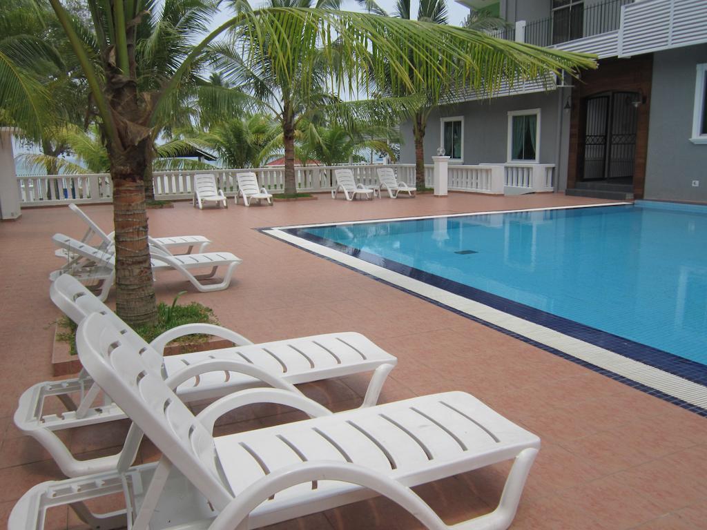 Akar Beach Resort Porto Dickson Exterior foto