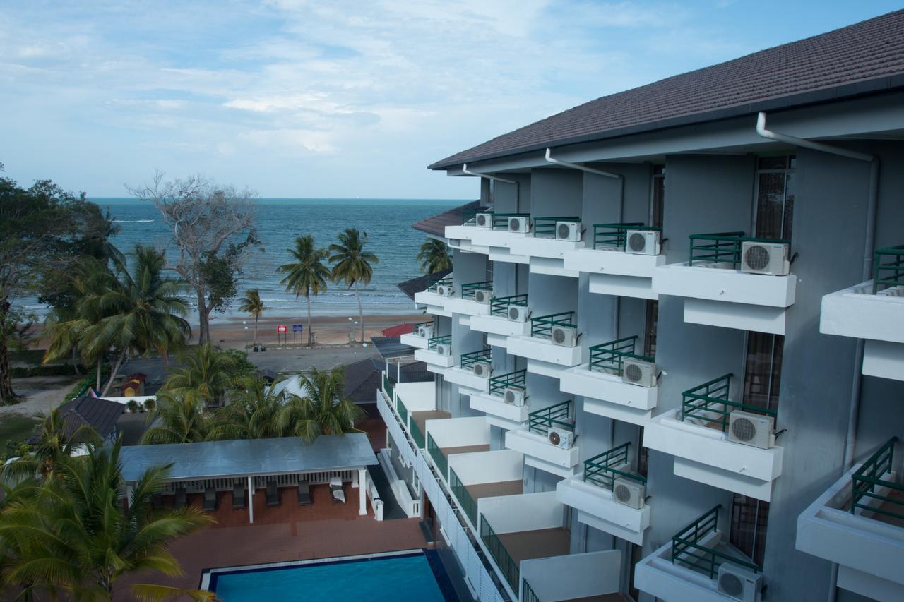 Akar Beach Resort Porto Dickson Exterior foto