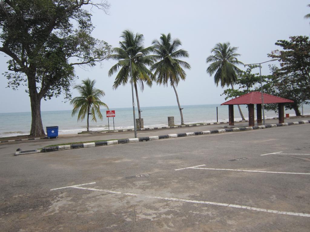 Akar Beach Resort Porto Dickson Exterior foto